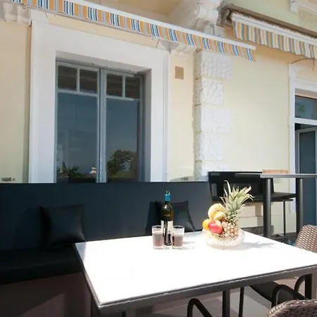 Apartment Studio In With Sea View, Terrace, Air Conditioning, Wi-fi Opatija